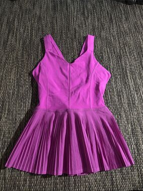 Lululemon City Tank Pleated Peplum Ultra Violet Yoga Workout Size 8